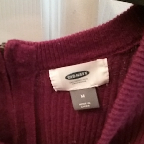 Womens Old Navy burgundy sweater size M - Picture 3 of 5